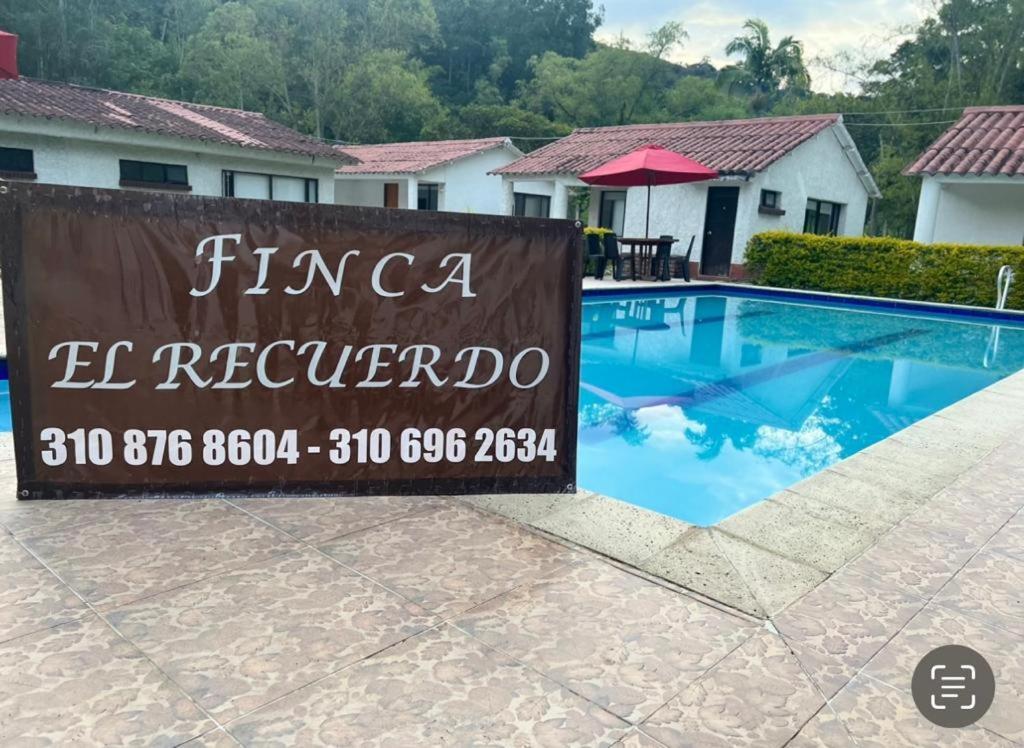 El Recuerdo 4*